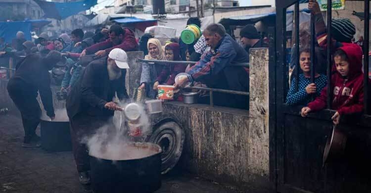 খাবার সংকটে করুণ পরিস্থিতিতে রাফা শহর