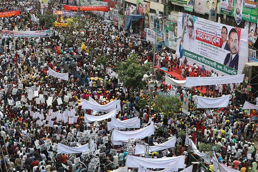 সমাবেশস্থলে ফখরুল, নয়াপল্টনে নেতাকর্মীদের ঢল