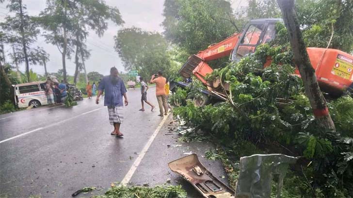 গোপালগঞ্জে ট্রাক-অ্যাম্বুলেন্স সংঘর্ষে নিহত ৪