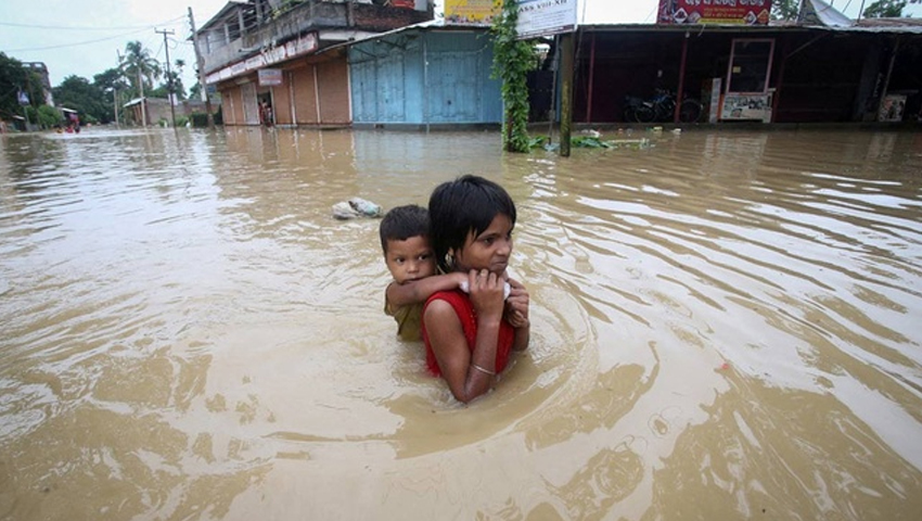 বন্যায় বিপর্যস্ত ১৩ জেলায় মানবিক বিপর্যয়